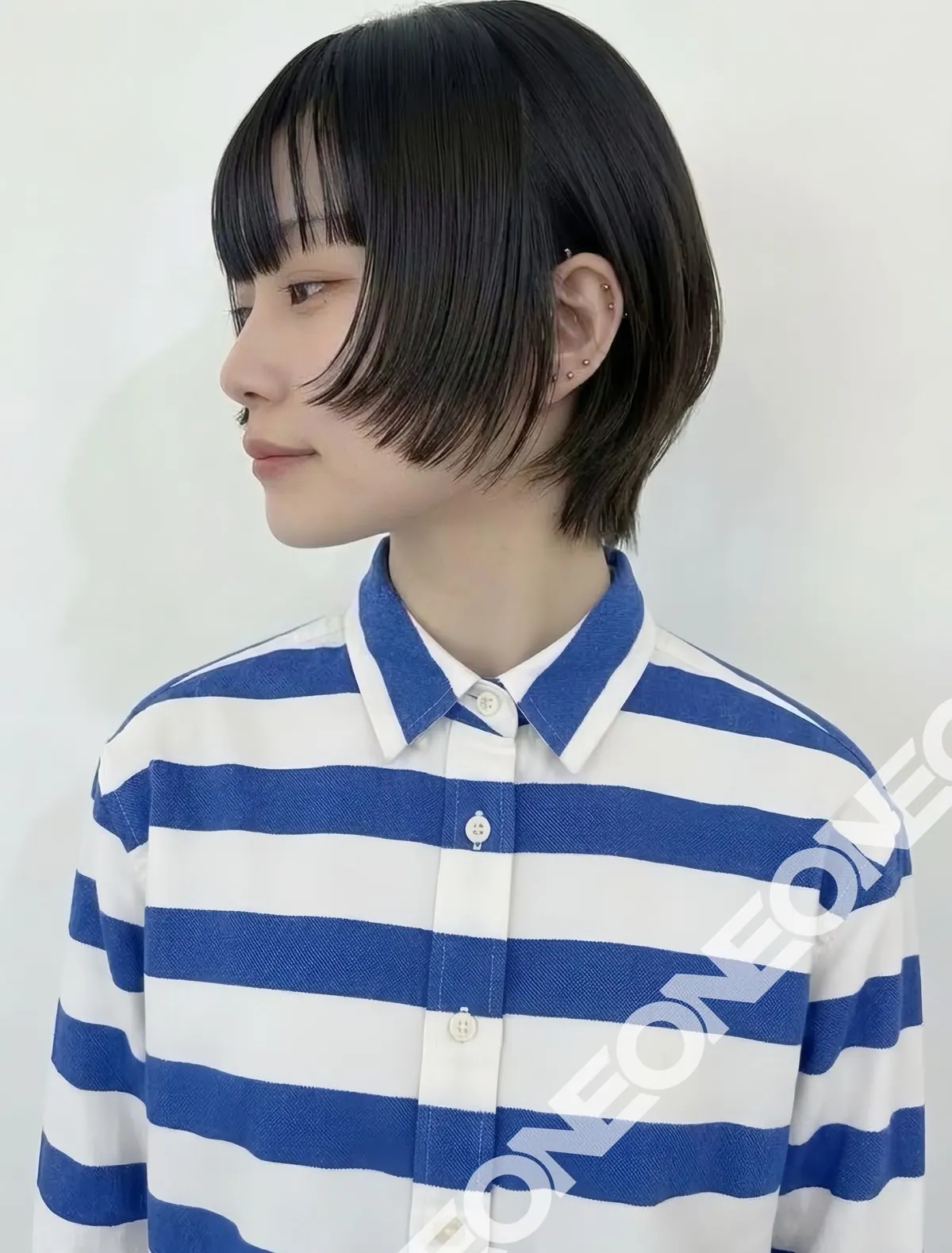 黑色短髮配齊蔭造型