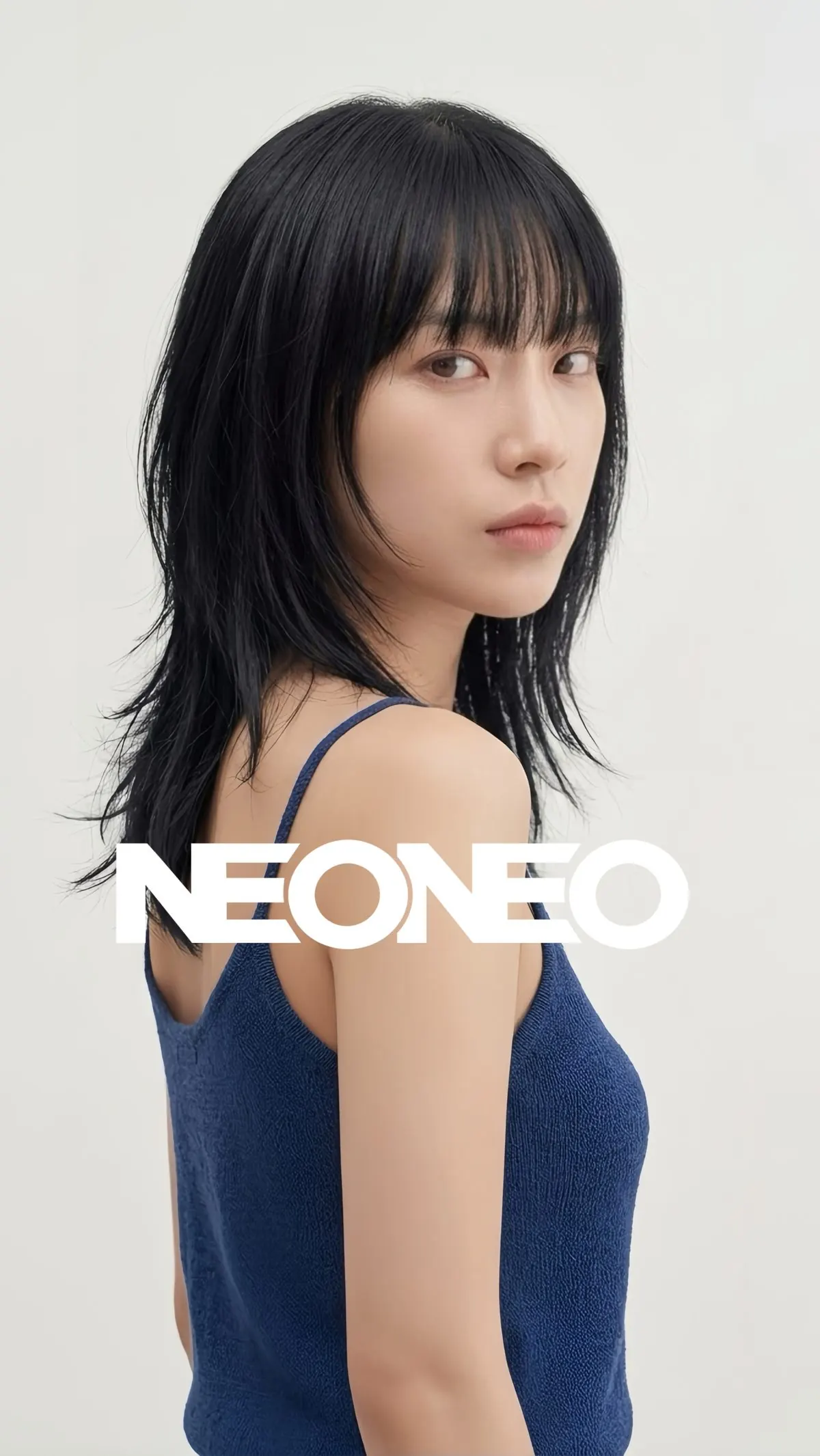 NEO HAIR 髮型作品海報：黑色層次長髮造型