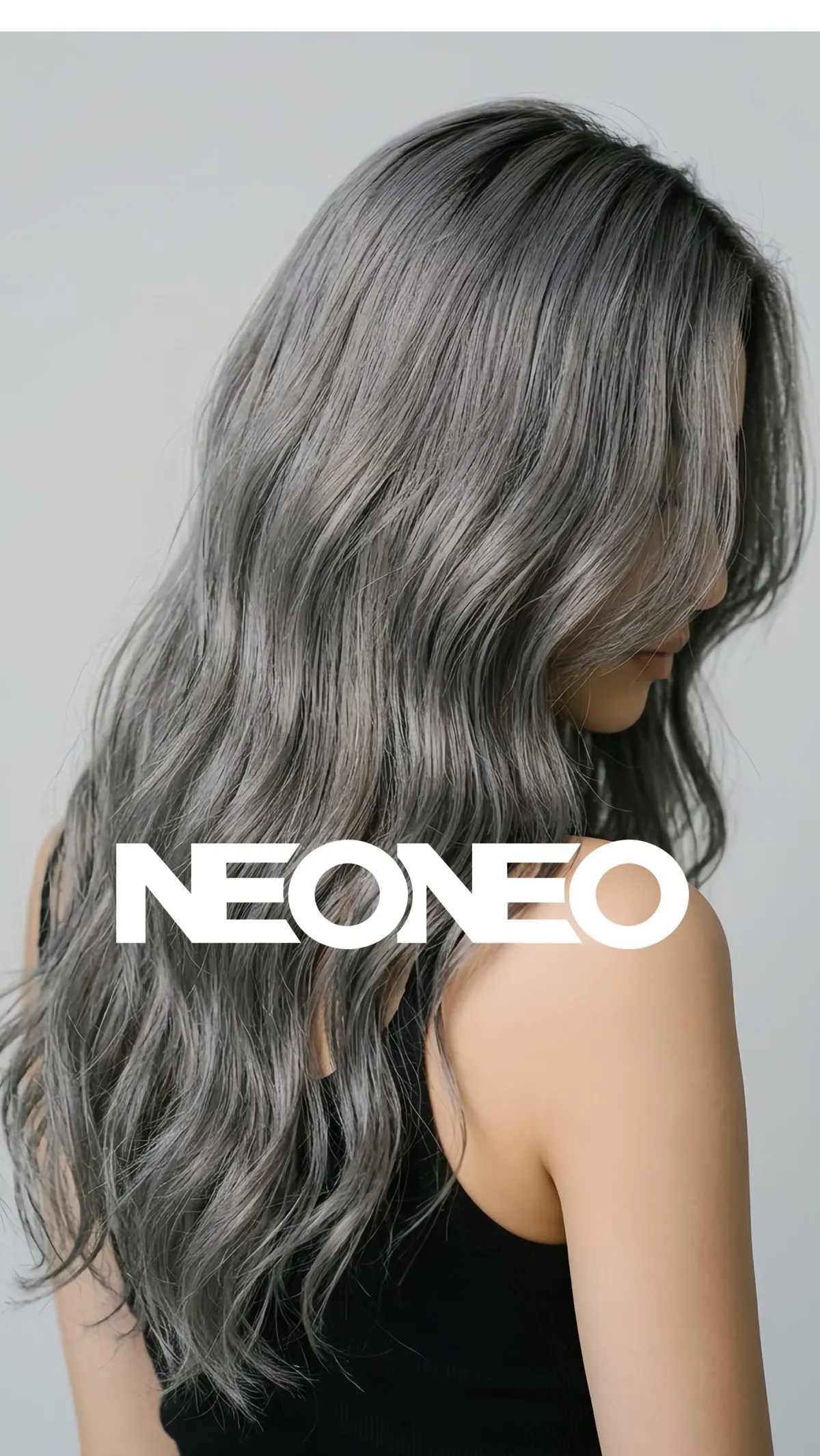 NEO HAIR 髮型作品海報：銀灰冷調長捲髮造型